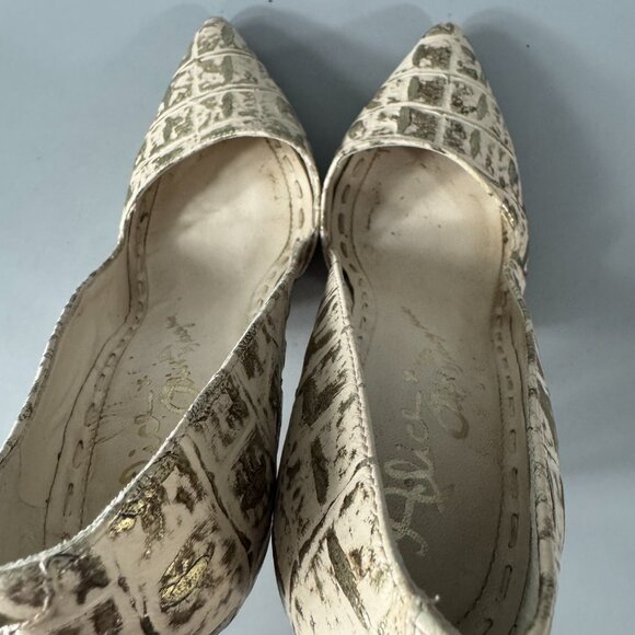 ALICE + OLIVIA by STACEY BENDET Gold Laser Cut Heel Pumps, Size 36 - Picture 7 of 13